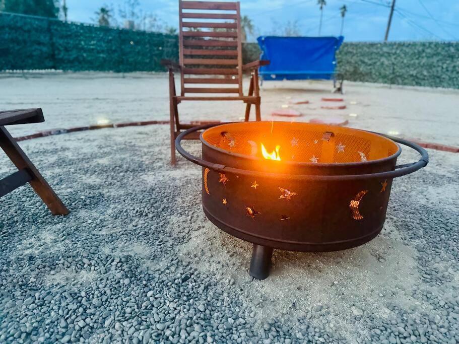 The Desert Monroe-Hot Tub-Firepit-Games-By Joshua Tree National Park Twentynine Palms Dış mekan fotoğraf