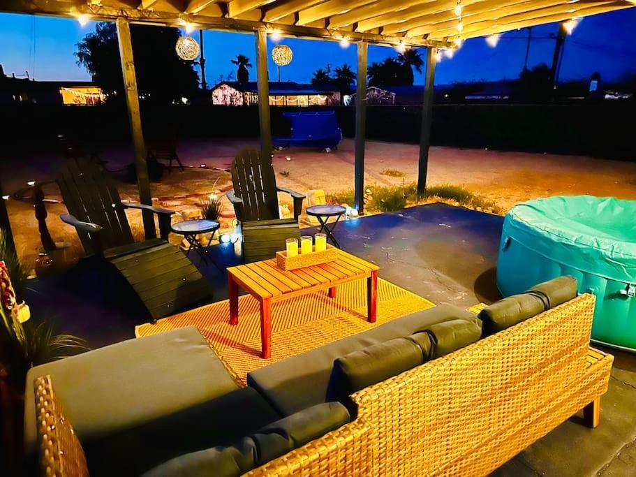 The Desert Monroe-Hot Tub-Firepit-Games-By Joshua Tree National Park Twentynine Palms Dış mekan fotoğraf